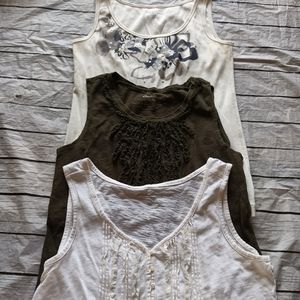 Eddie Bauer set of 3 Tank Tops sz Med